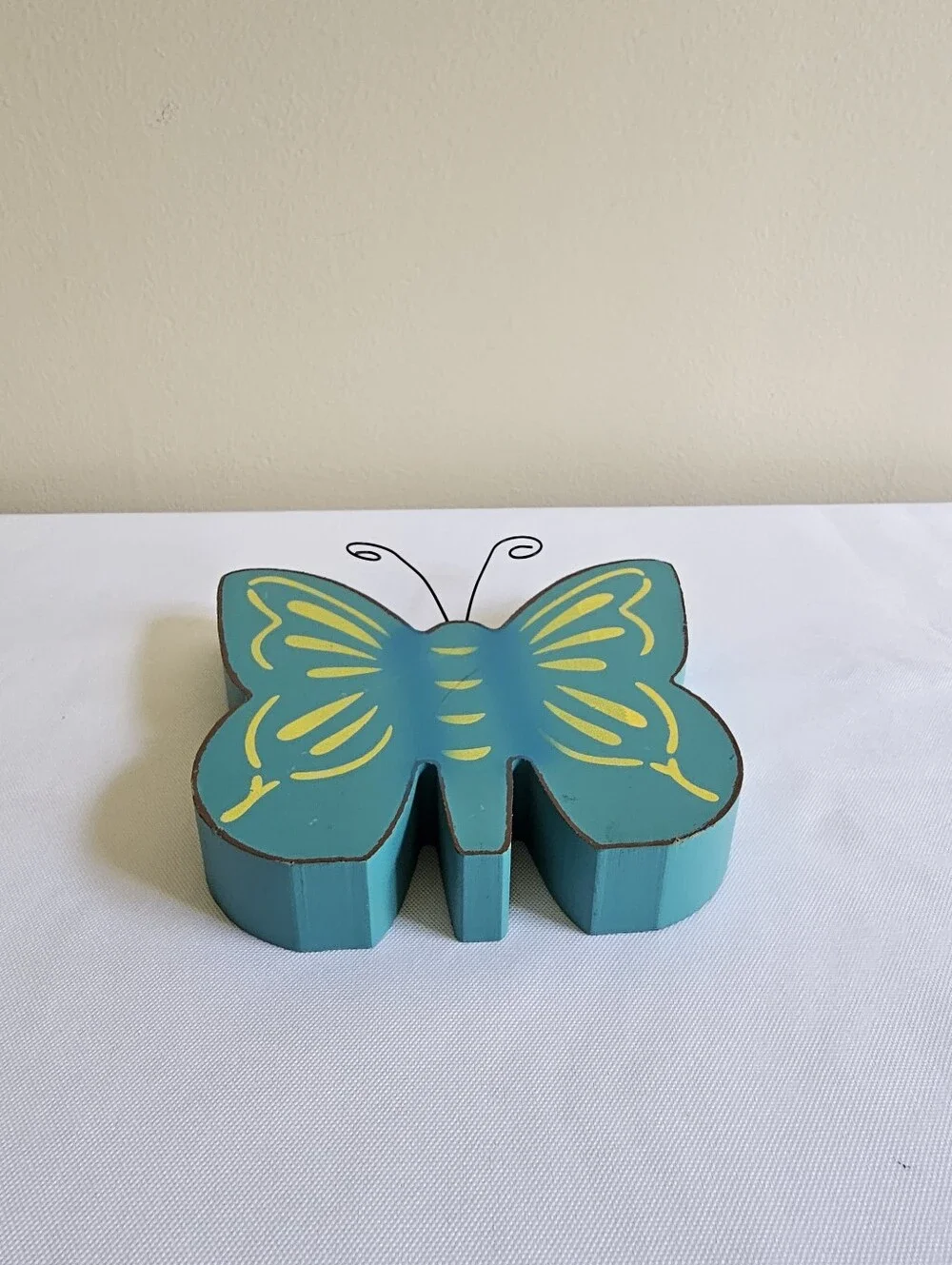 N/A bright teal
